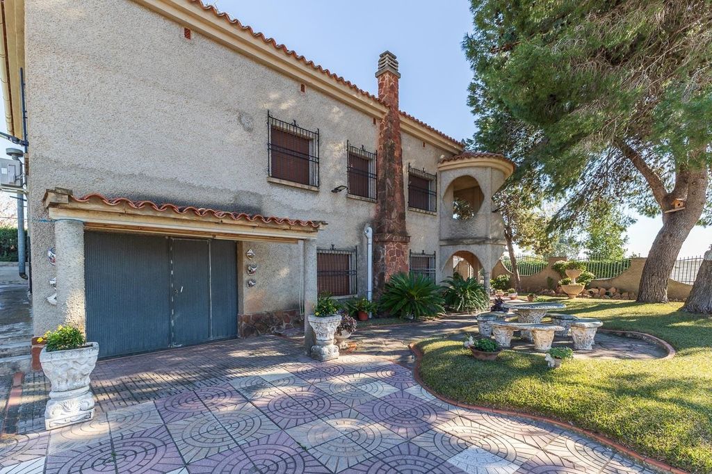 Luxury House for sale in La Pobla de Vallbona, 550 000 €, Photo 4