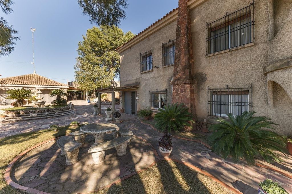 Luxury House for sale in La Pobla de Vallbona, 550 000 €, Photo 5