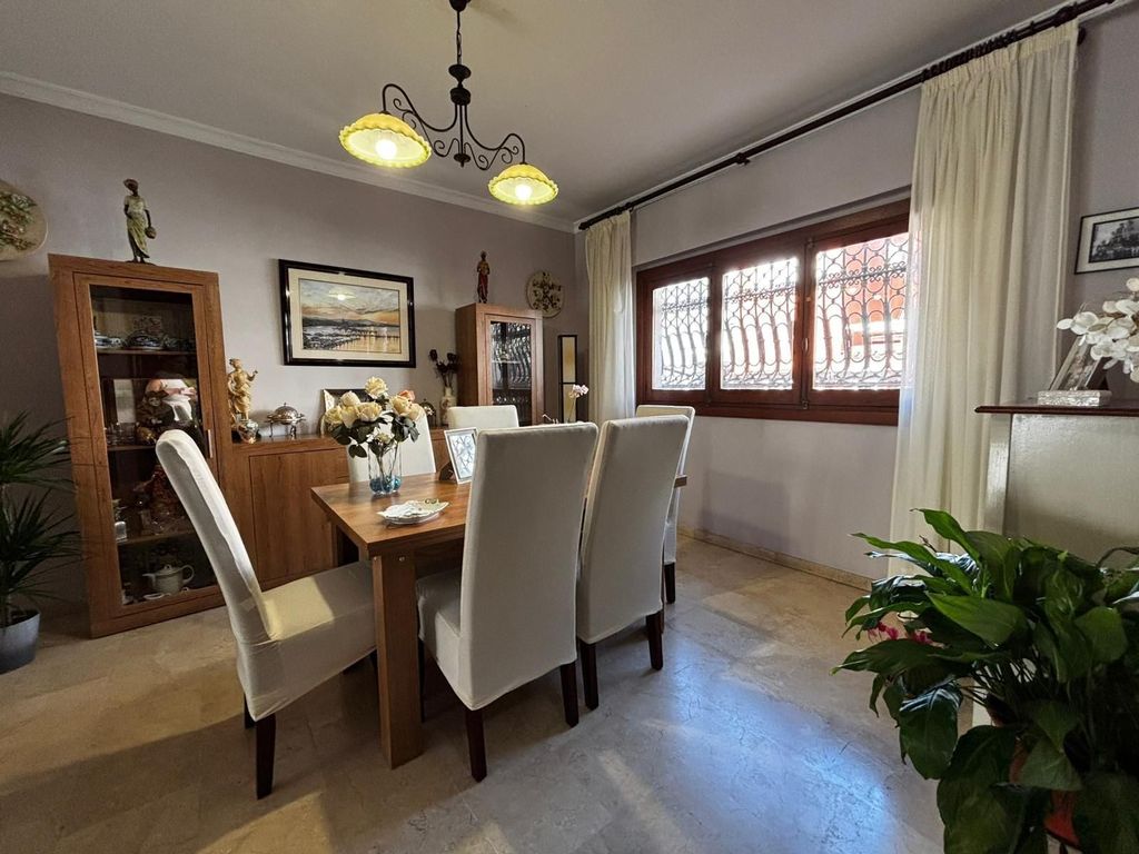 Luxury House for sale in La Línea de La Concepción, 670 000 €, Photo 6
