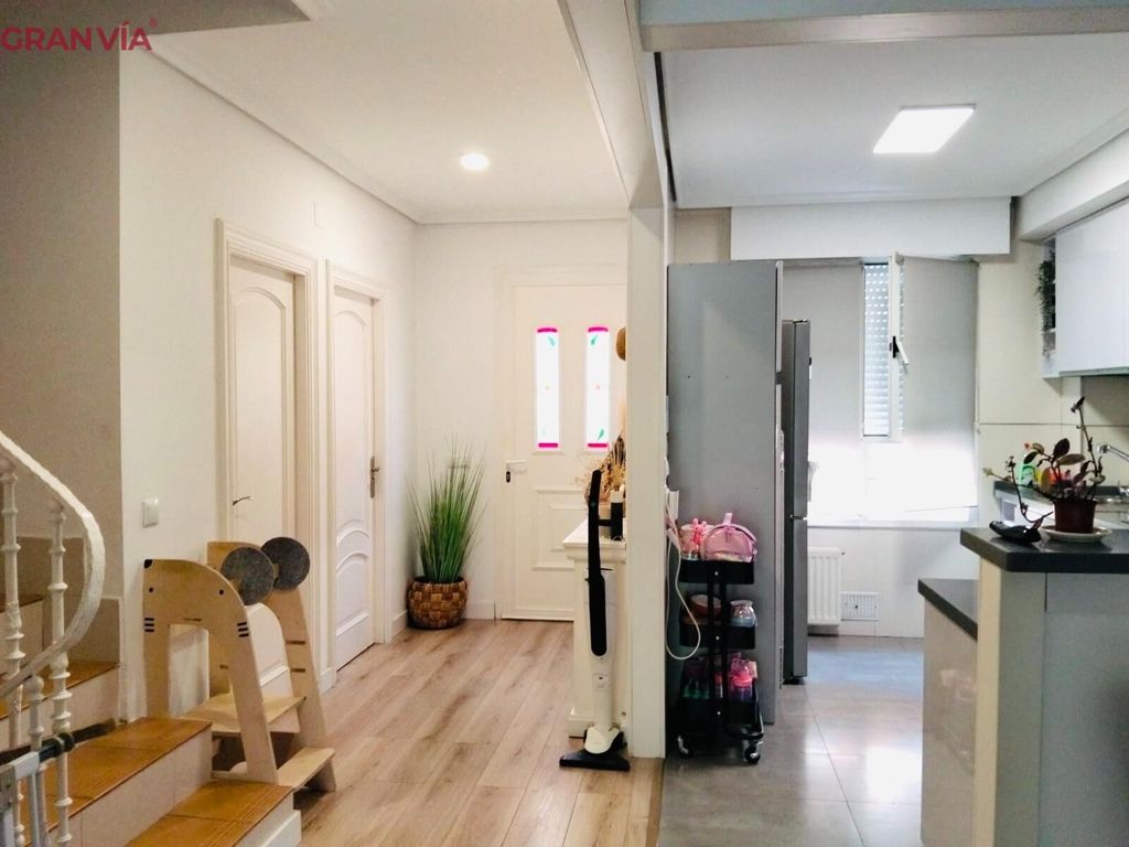 Maison de luxe à vendre à Lardero, 490 000 €, Photo 7