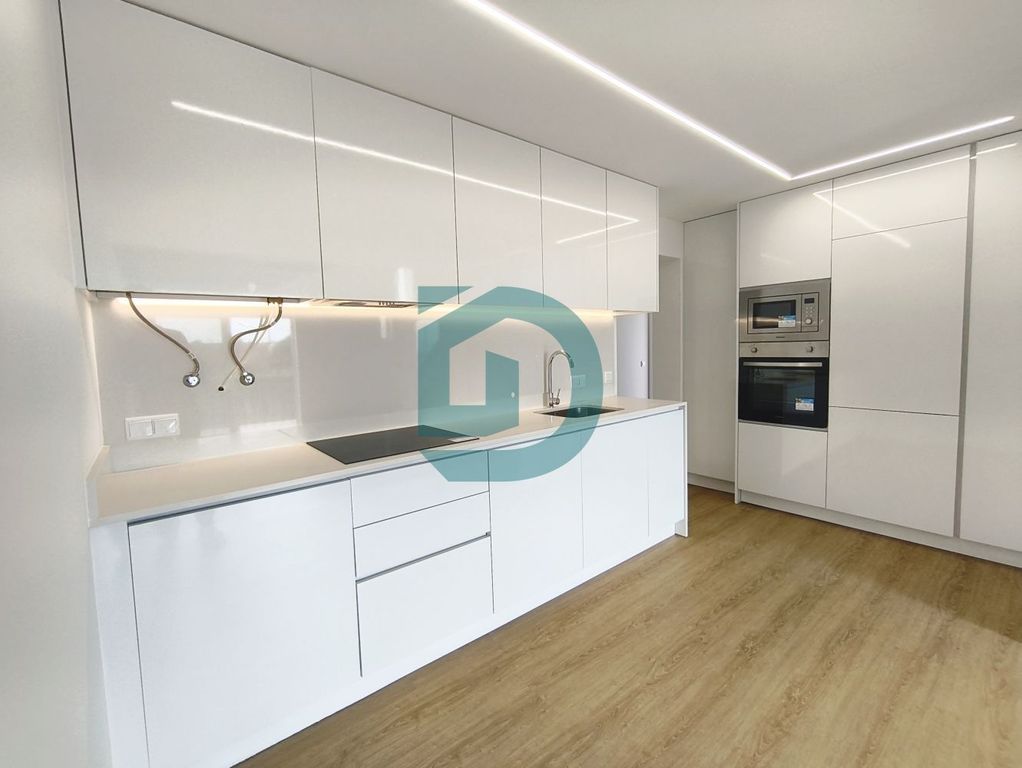 Maison de luxe à vendre à Póvoa de Varzim, 459 000 €, Photo 1