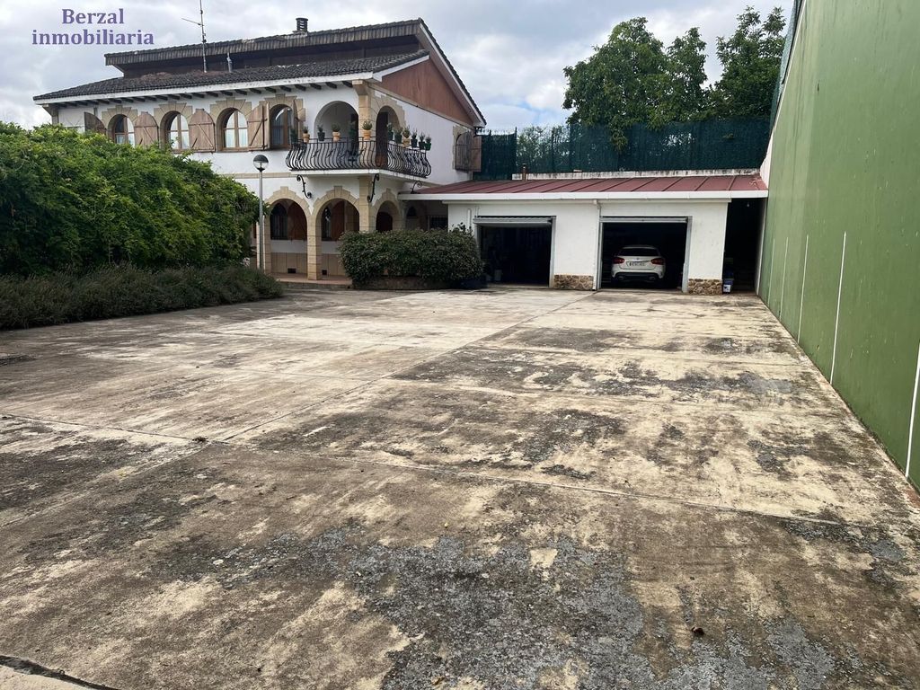 Maison de luxe à vendre à Nalda, 590 000 €, Photo 1