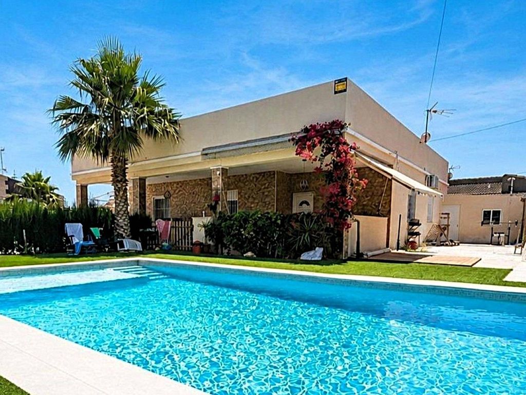 Maison de luxe à vendre à Torrevieja, 430 000 €, Photo 1