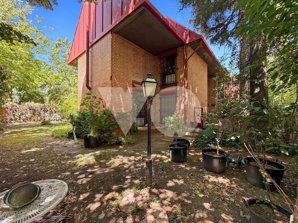 Maison de luxe à vendre à Madrid, 1 960 000 €, Photo 1
