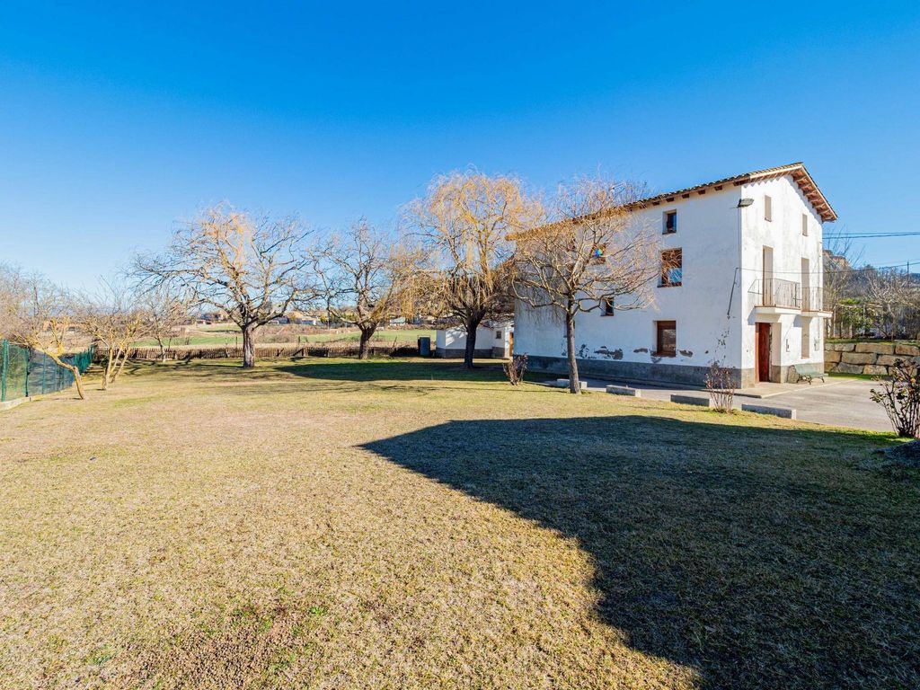 Luxury House for sale in Tona, 550 000 €, Photo 1