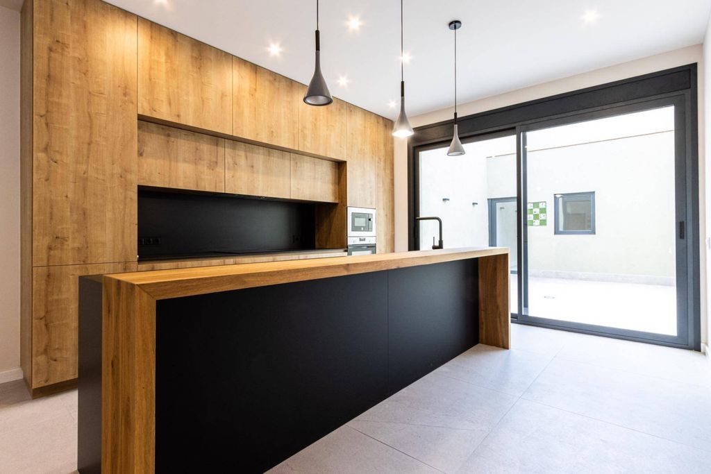 Maison de luxe à vendre à Sabadell, 549 000 €, Photo 1