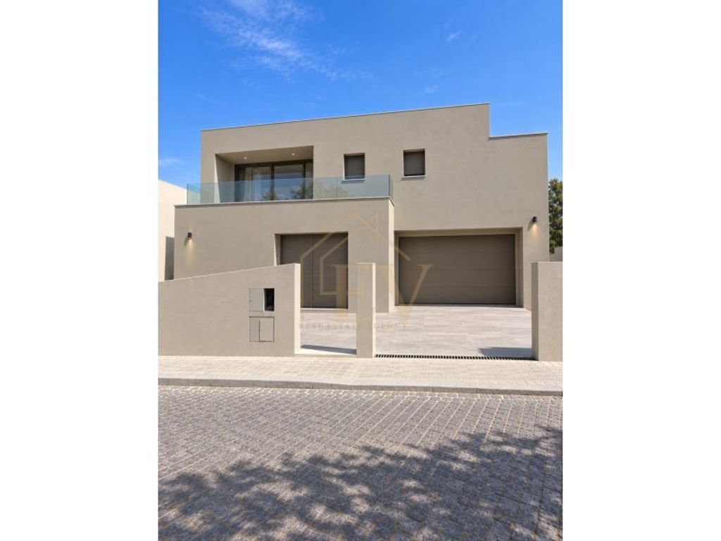Maison de luxe à vendre à Vila Nova de Famalicão, 485 000 €, Photo 1