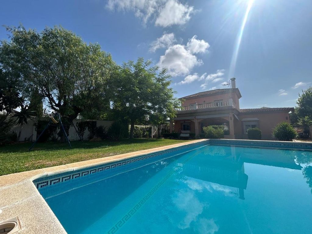 Maison de luxe à vendre à Alcalá de Guadaira, 420 000 €, Photo 2
