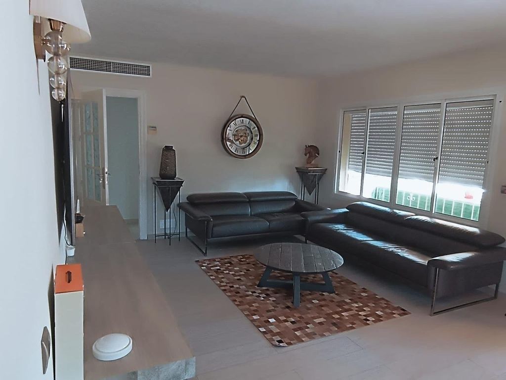 Maison de luxe à vendre à Marbella, 900 000 €, Photo 2