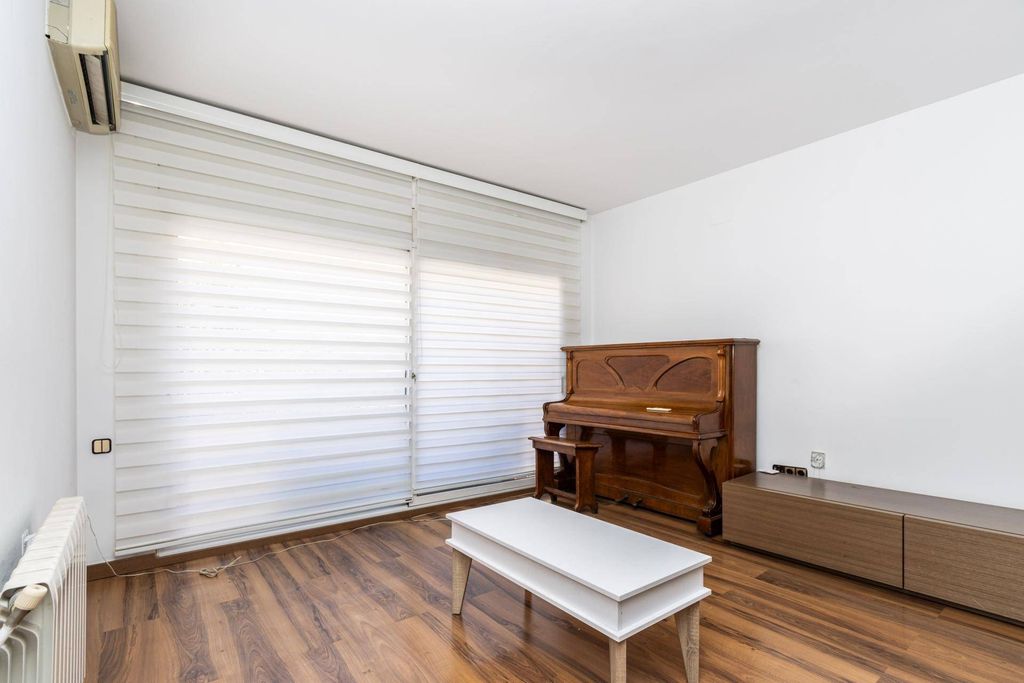 Maison de luxe à vendre à Sabadell, 555 000 €, Photo 5