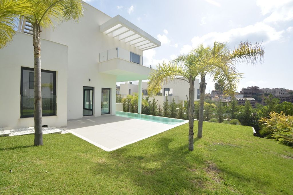 Maison de luxe à vendre à Elviria, 2 250 000 €, Photo 2