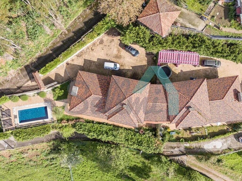 Maison de luxe à vendre à Oviedo, 750 000 €, Photo 2