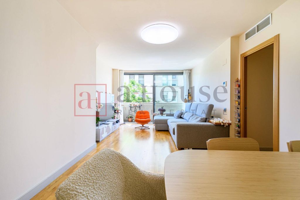 Appartement de luxe à vendre à Barcelona, 560 000 €, Photo 2