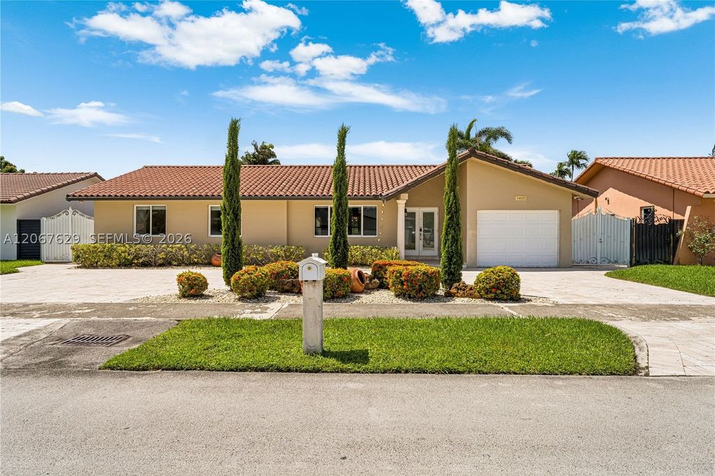 Luxury House for sale in Miami, 721 955 €, Photo 1