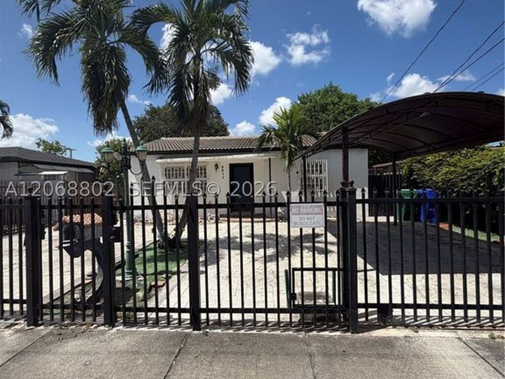 Luxury House for sale in Miami, 562 591 €, Photo 1