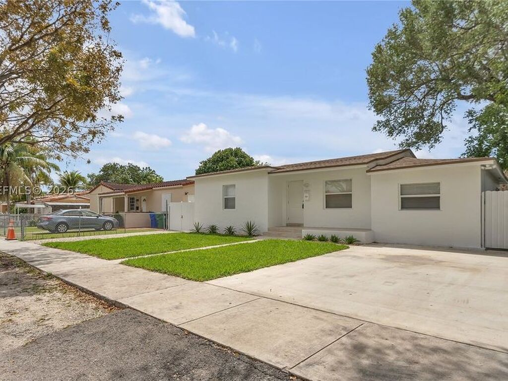 Maison de luxe à vendre à Miami, 636 386 €, Photo 1