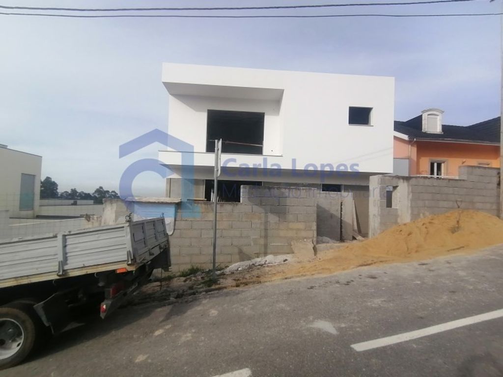 Luxury House for sale in Santa Maria Da Feira, 520 000 €, Photo 1