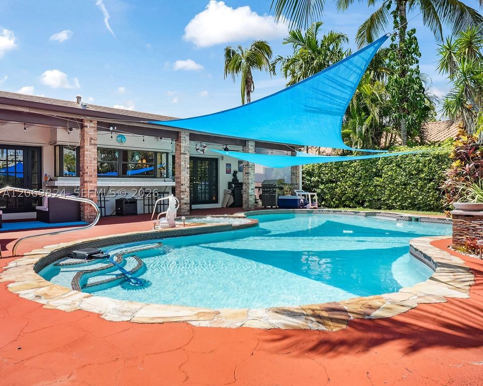 Maison de luxe à vendre à Miami, 789 988 €, Photo 1