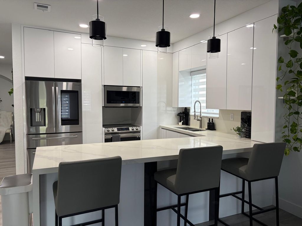 Luxury House for sale in Miami, 653 919 €, Photo 1
