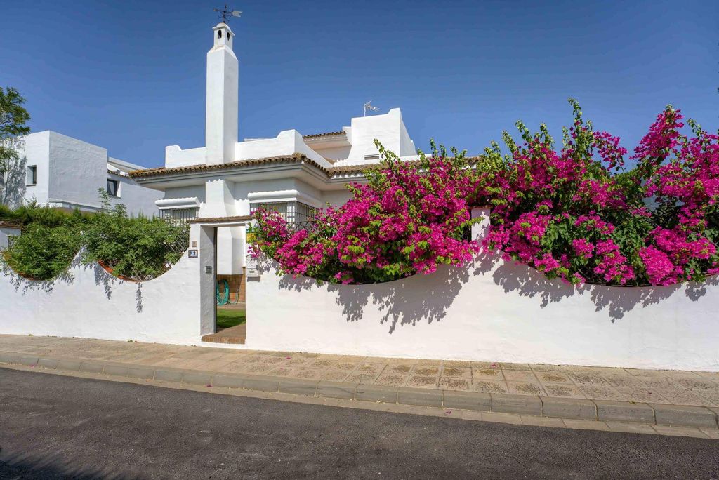 Maison de luxe à vendre à Tomares, 950 000 €, Photo 2