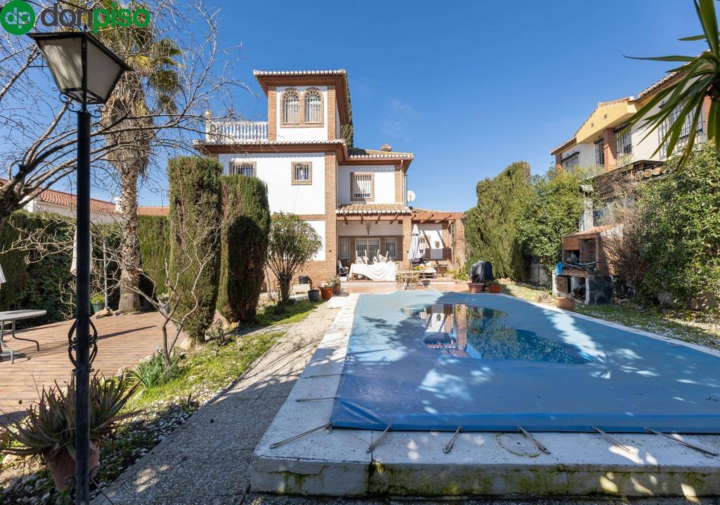 Luxury House for sale in Peligros, 430 000 €, Photo 3
