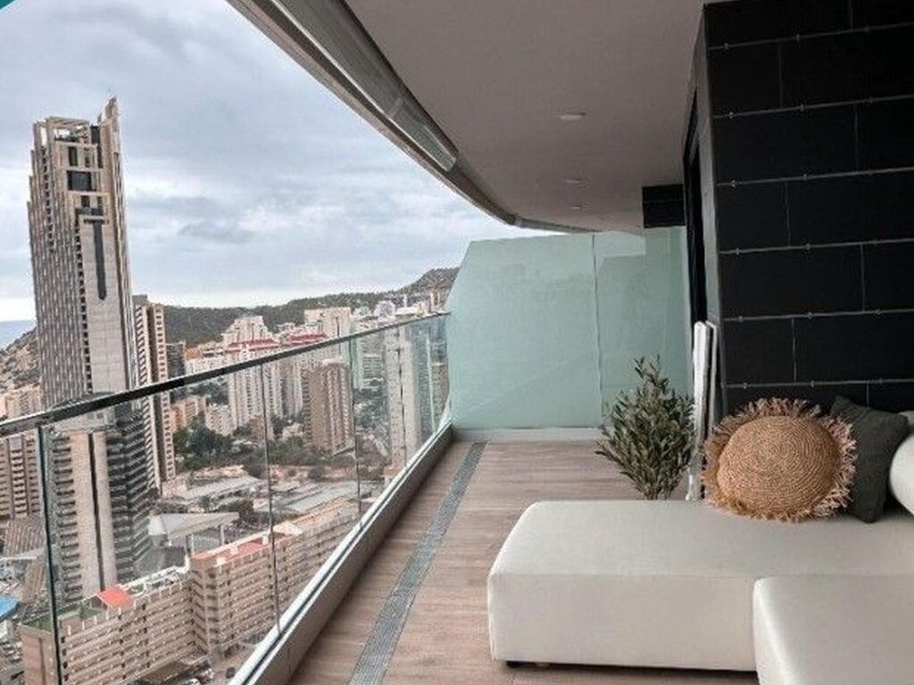 Luxury Apartment for sale in Benidorm, 699 000 €, Photo 3