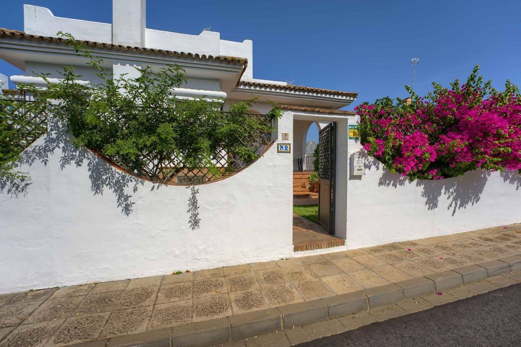 Maison de luxe à vendre à Tomares, 950 000 €, Photo 3