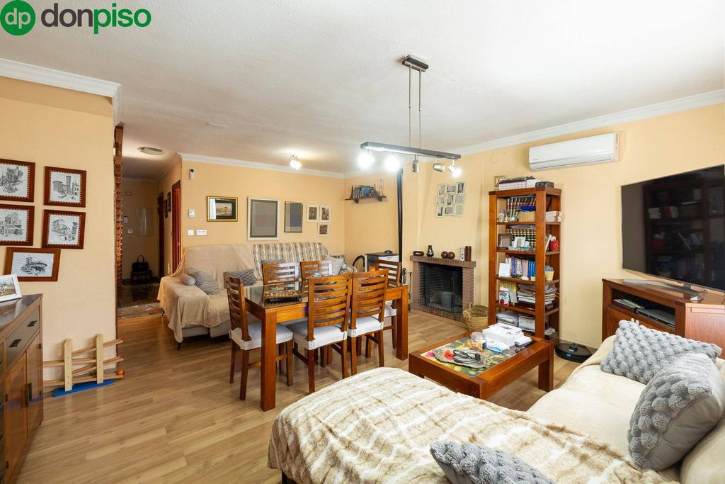 Maison de luxe à vendre à Peligros, 420 000 €, Photo 5