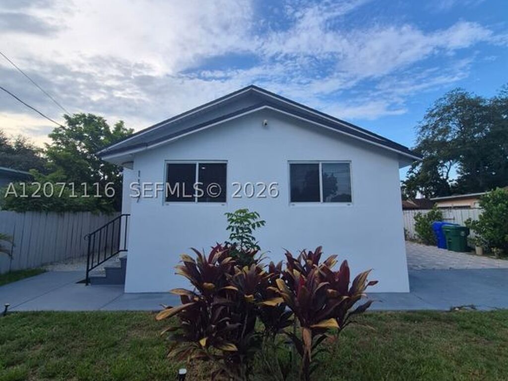 Luxury House for sale in Miami, 473 231 €, Photo 1