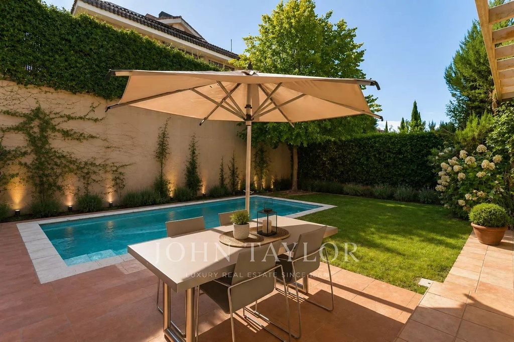 Maison de luxe à vendre à Las Rozas de Madrid, 1 260 000 €, Photo 1
