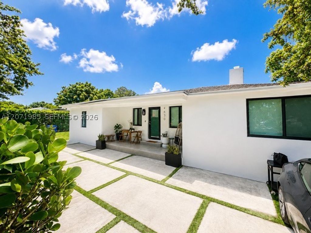 Luxury House for sale in Miami, 820 767 €, Photo 1