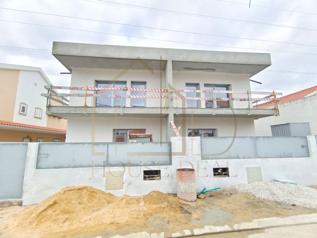 Luxury House for sale in Seixal, 425 000 €, Photo 1