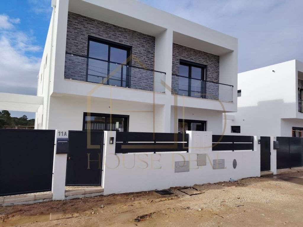Luxury House for sale in Seixal, 425 000 €, Photo 1