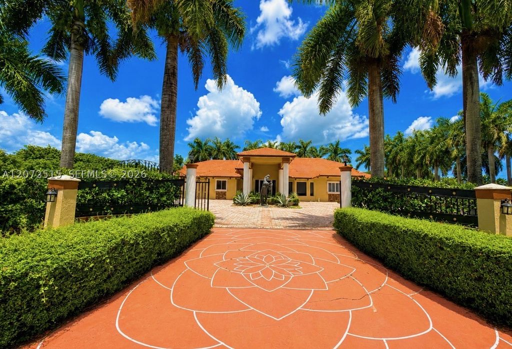 Maison de luxe à vendre à Miami, 1 945 046 €, Photo 1