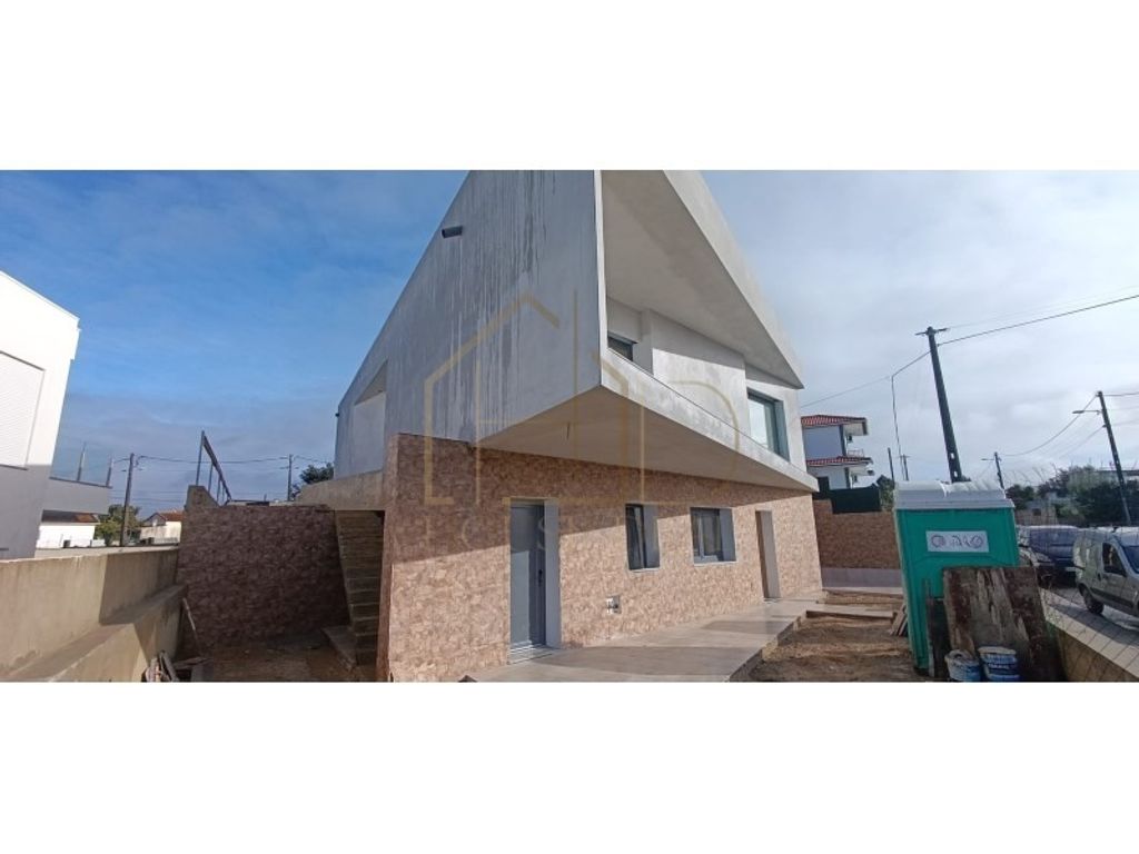 Luxury House for sale in Seixal, 629 000 €, Photo 1