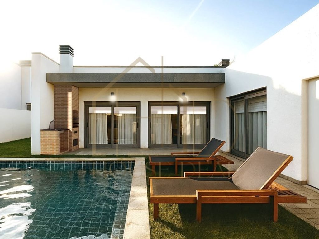 Luxury House for sale in Seixal, 645 000 €, Photo 1