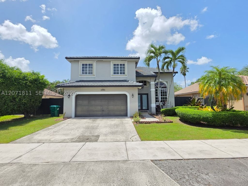 Luxury House for sale in Miami, 641 224 €, Photo 1