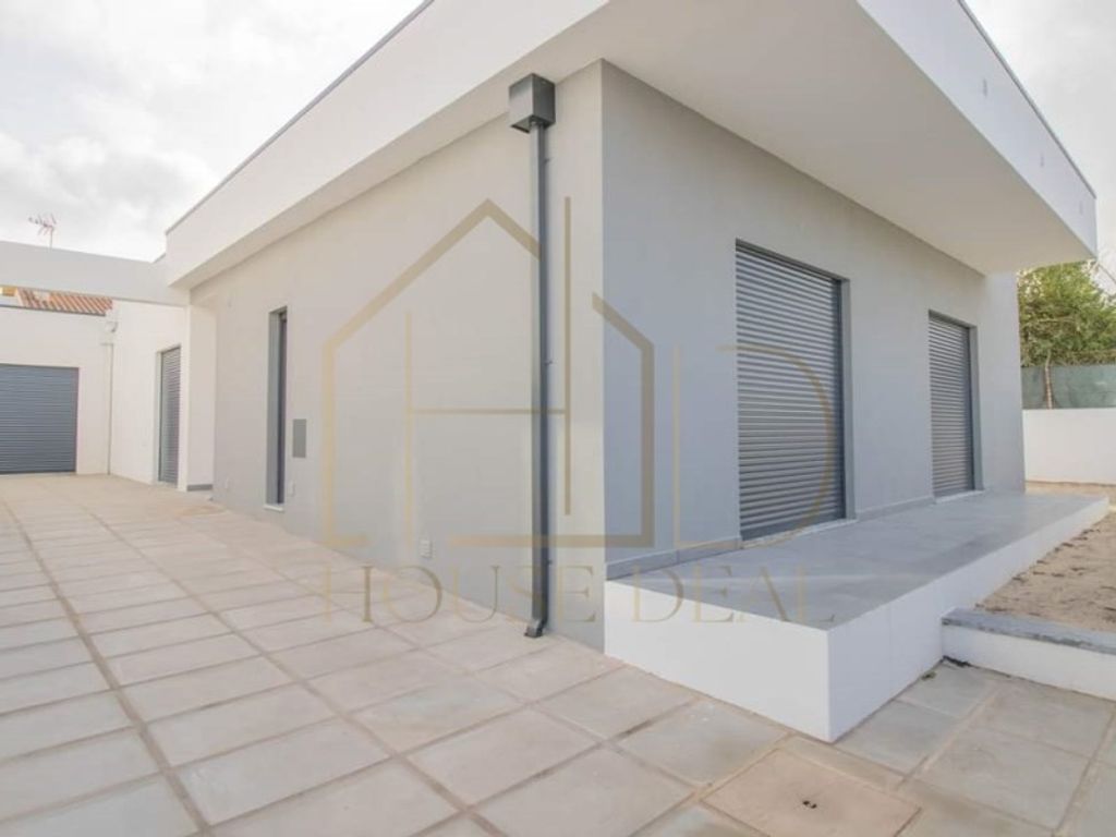 Luxury House for sale in Seixal, 550 000 €, Photo 1