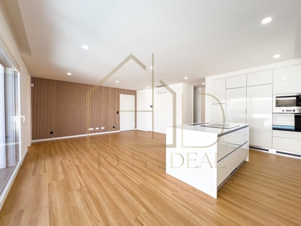 Luxury House for sale in Seixal, 465 000 €, Photo 1