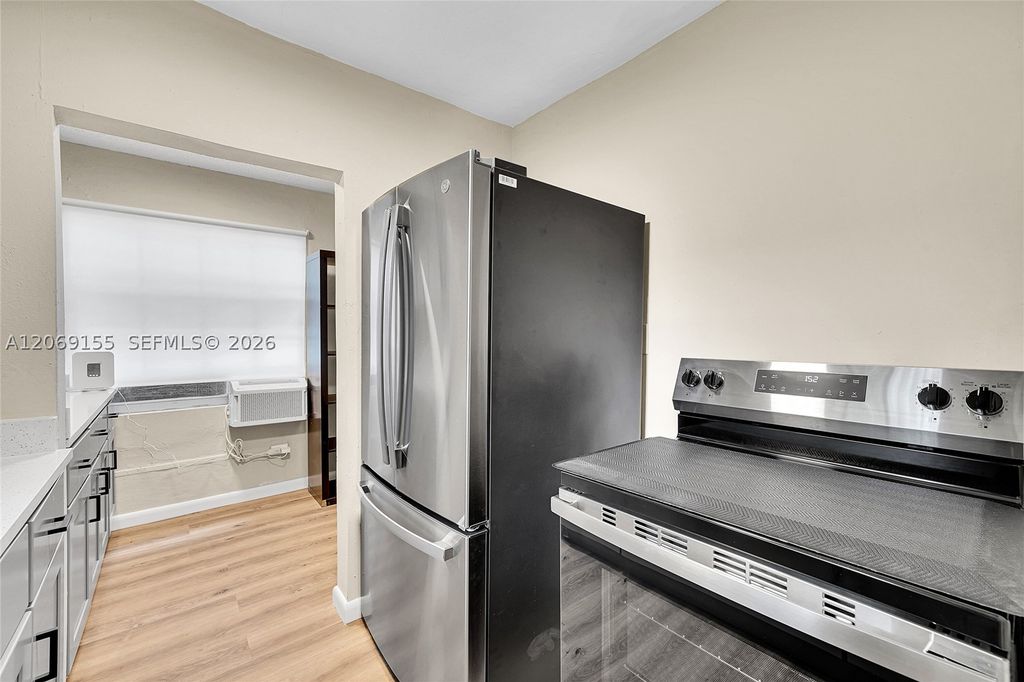 Maison de luxe à vendre à Miami, 640 303 €, Photo 1