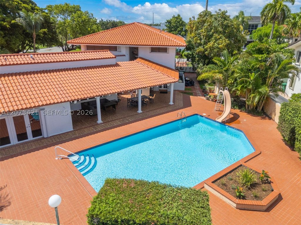 Luxury House for sale in Miami, 1 375 811 €, Photo 1