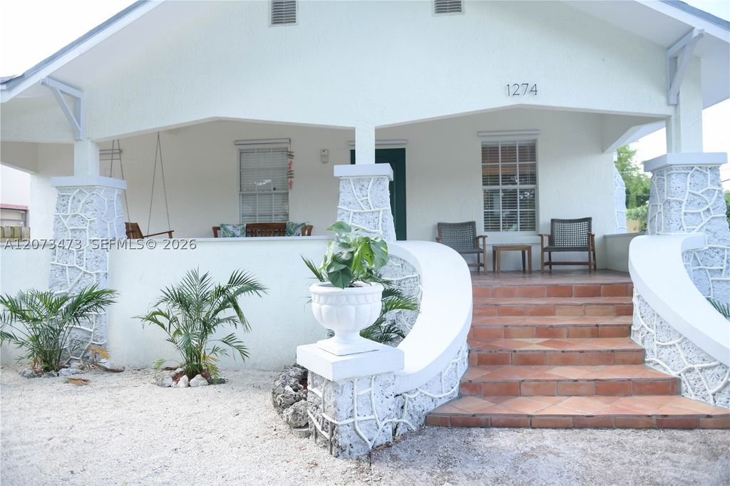 Luxury House for sale in Miami, 641 223 €, Photo 1