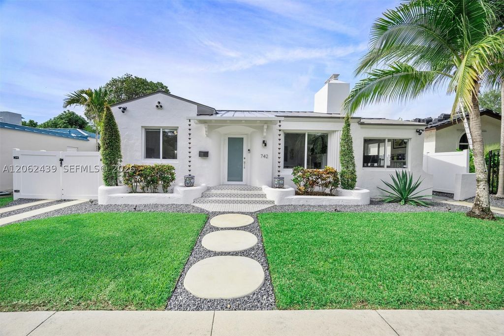 Luxury House for sale in Miami, 1 114 891 €, Photo 1