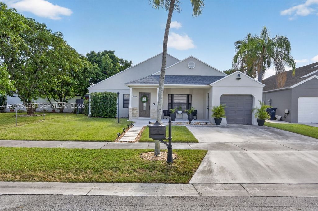 Maison de luxe à vendre à Miami, 621 766 €, Photo 1
