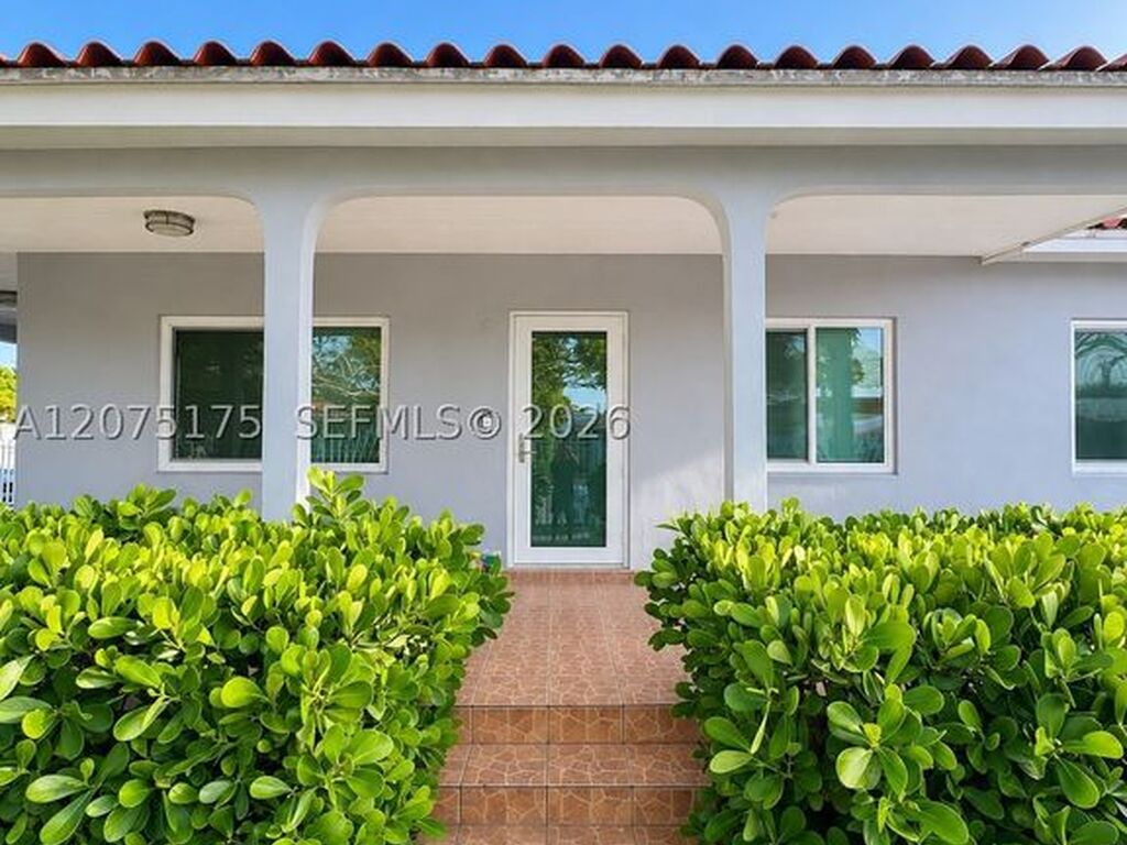Luxury House for sale in Miami, 632 674 €, Photo 1