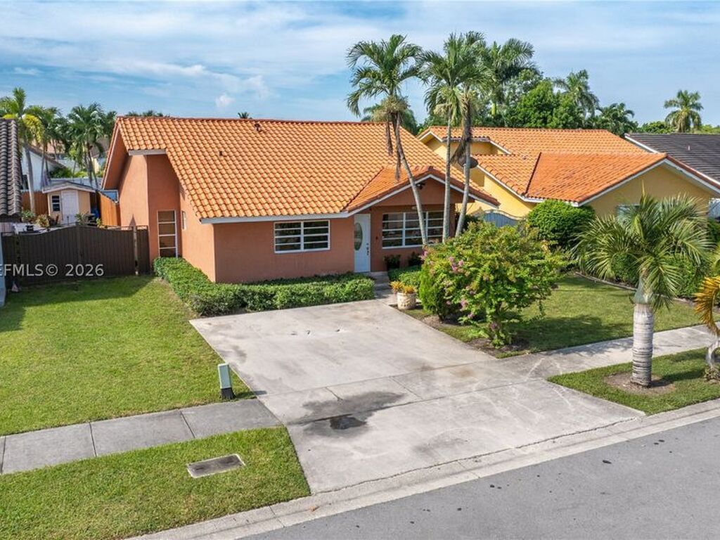 Luxury House for sale in Miami, 532 600 €, Photo 1