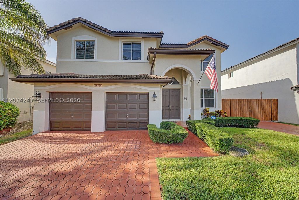Maison de luxe à vendre à Miami, 677 511 €, Photo 1