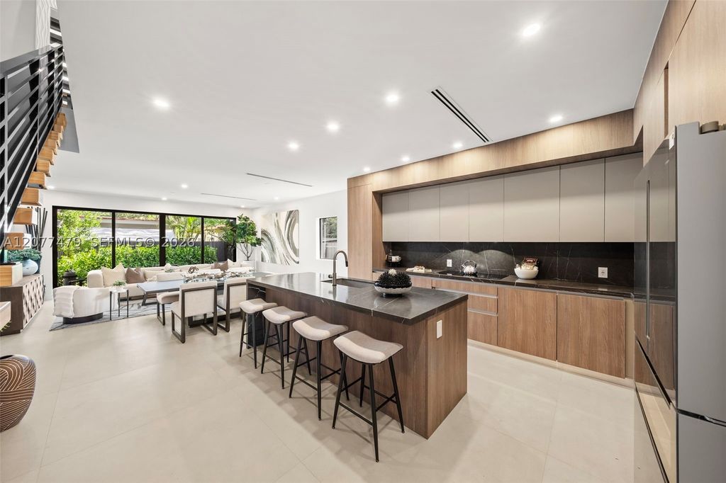 Luxury House for sale in Miami, 1 361 174 €, Photo 1