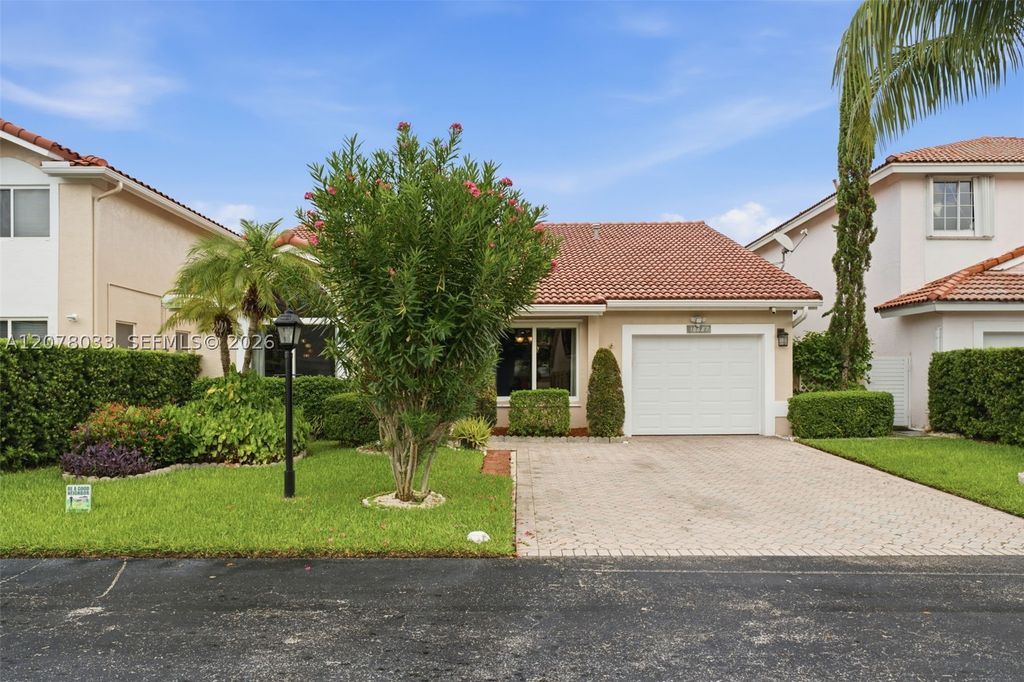 Luxury House for sale in Miami, 589 177 €, Photo 1