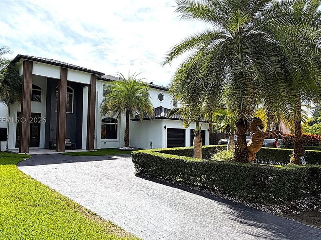 Maison de luxe à vendre à Miami, 2 615 705 €, Photo 1